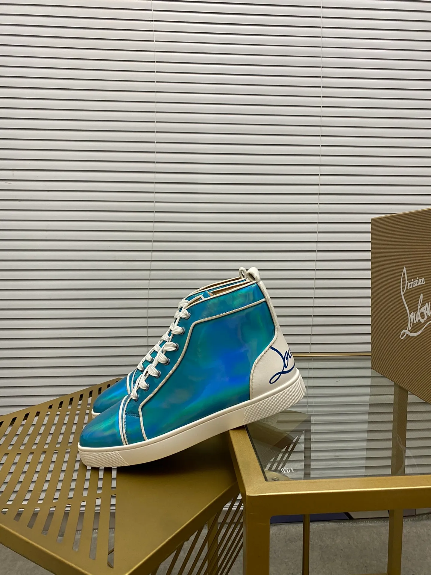 (Customized model) Ex-factory price is 560. christian louboutin (CL red sole shoes) counter series, casual sneakers for couples 📢 📢 📢 Exclusive hot style release 🎈🎈💪 Movable latex feet 👻 Finished outsole line [Proud] 😝Female 35-40# Male 38#-46, global supply😝 [Top version]: Original imported genuine leather upper, top original leather lining, original molded TPU outsole, original 1:1 detail processing, original shoe last,